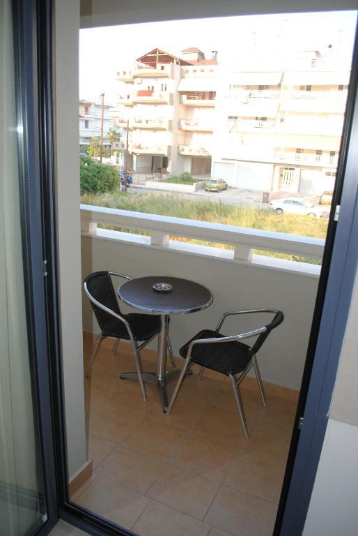 Niriides Studios And Apartments Paralia Katerinis Bilik gambar