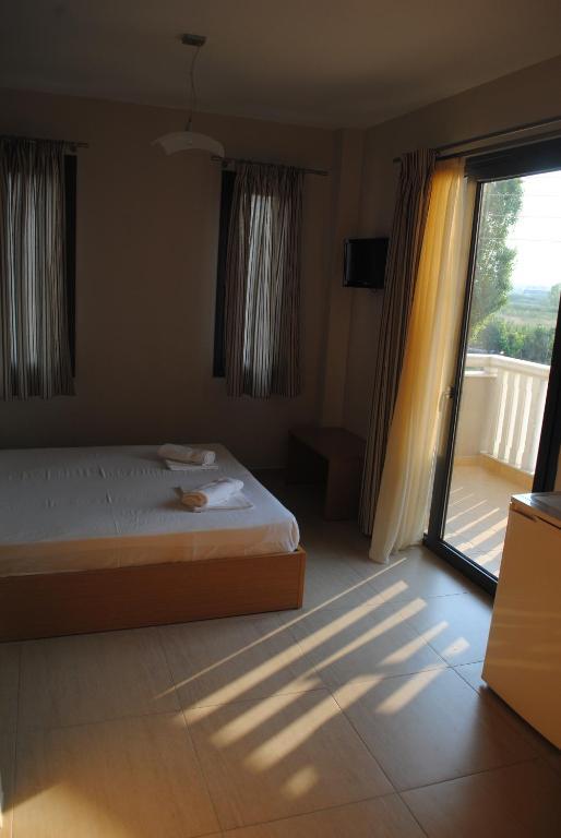 Niriides Studios And Apartments Paralia Katerinis Bilik gambar
