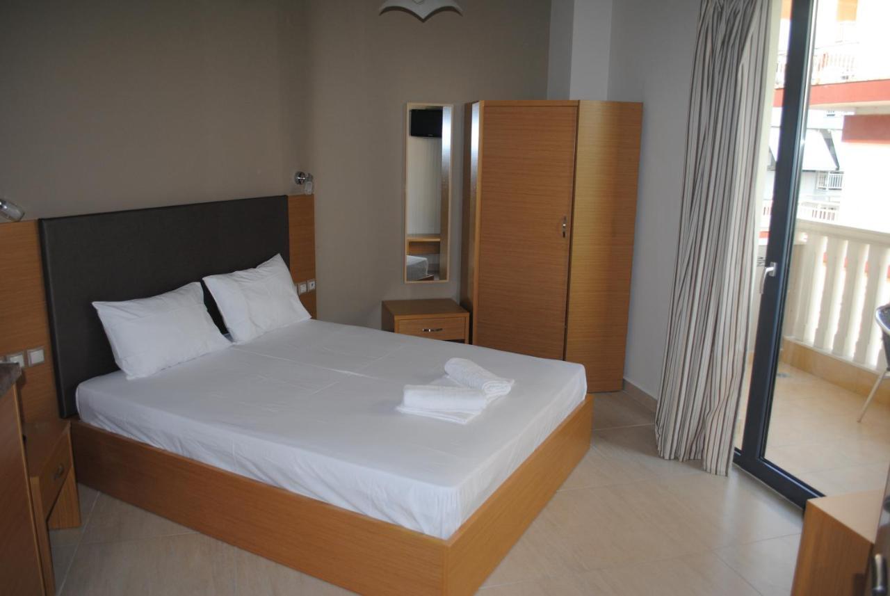 Niriides Studios And Apartments Paralia Katerinis Bilik gambar